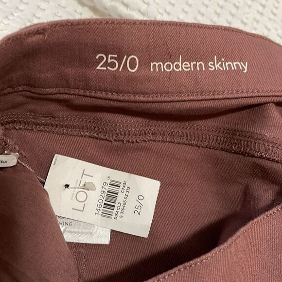 NWT- LOFT- 25/0. Modern Skinny - Picture 5 of 6